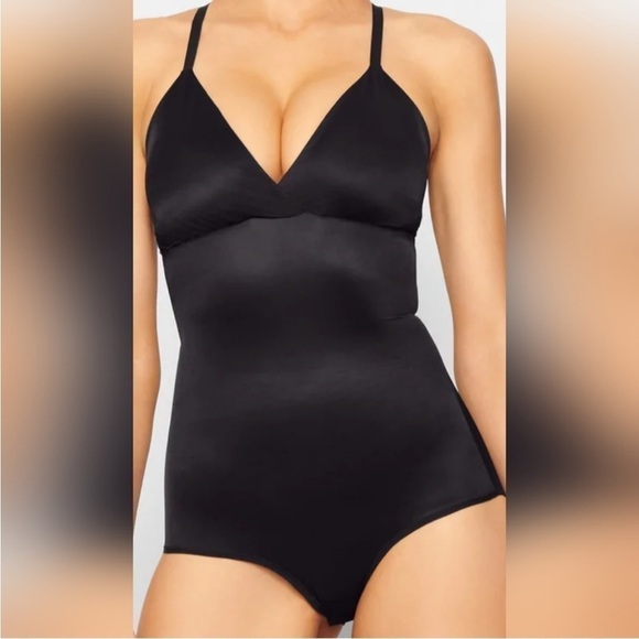SKIMS Barely there bodysuit brief shapewear with snaps Black Size XS - Picture 2 of 13